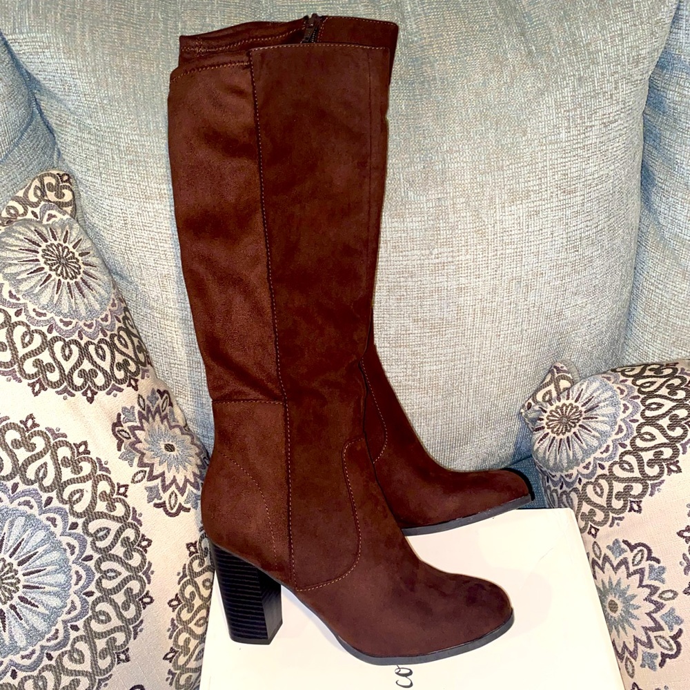 Excellent condition size 7.5 M, 3" block haft heel, height 13-1/2"